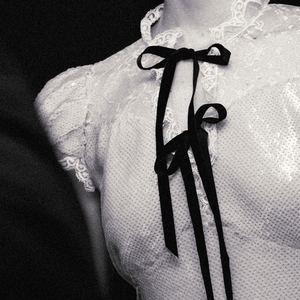 百合嗯啊+摸+湿+内裤视频
